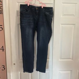 Women’s plus stretchy jeans